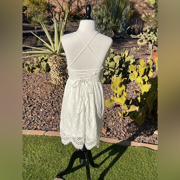 AOOKSMERY DRESS - Picture 2 of 3